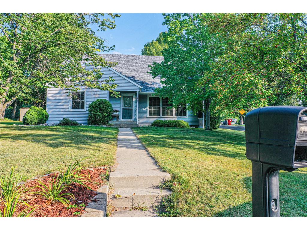 221 Victoria Drive Alexandria MN 56308 6426683 image1