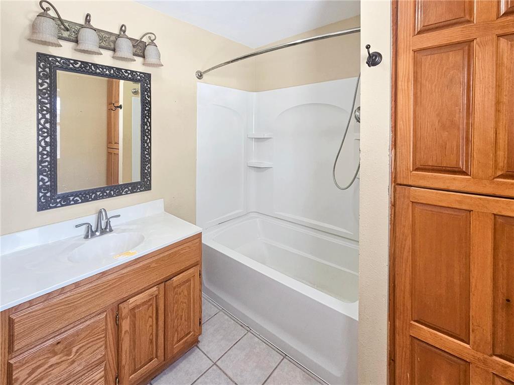 221 W Park Avenue Warren MN 56762 7058158 image13