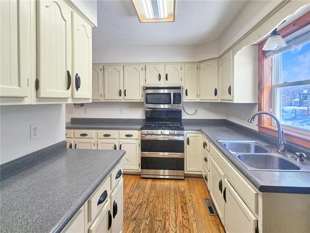 221 W Park Avenue Warren MN 56762 7058158 image4