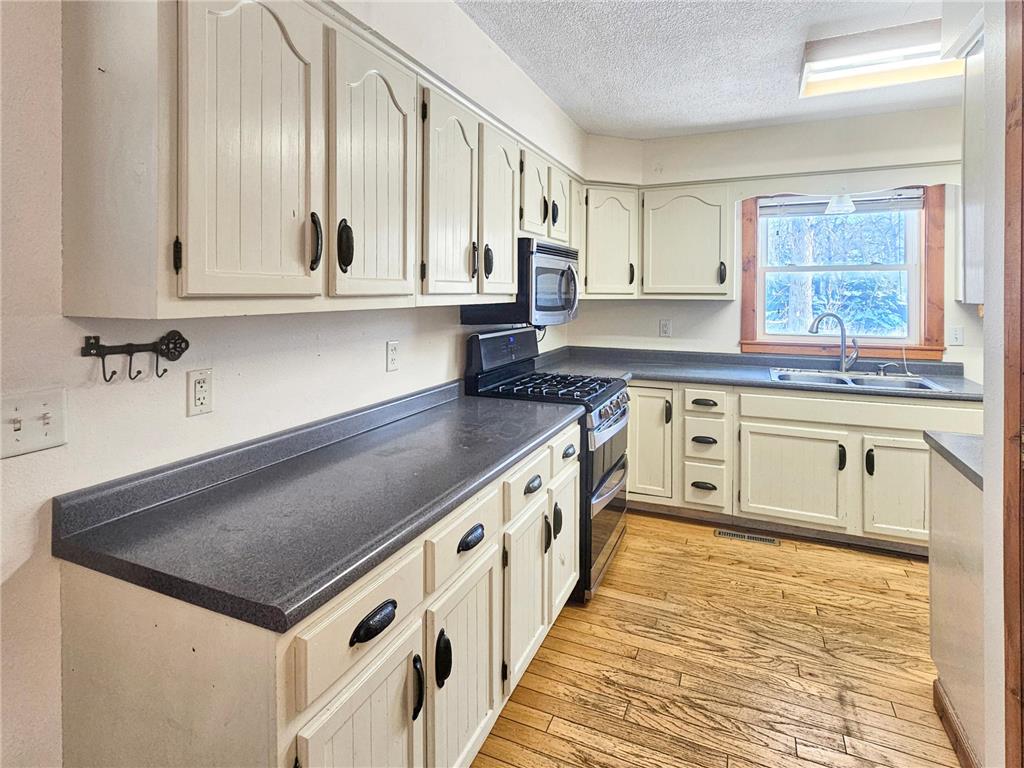 221 W Park Avenue Warren MN 56762 7058158 image5