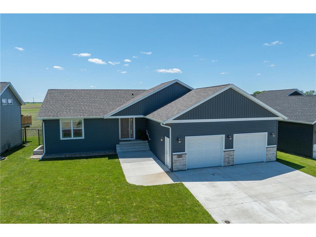 221 Wickfield Drive Mankato MN 56001 6542266 image1