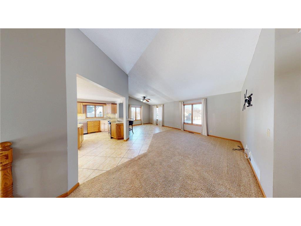 2210 9th Avenue SE Willmar MN 56201 6754675 image11