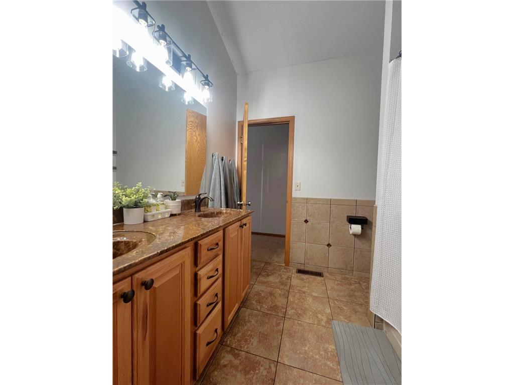 2210 9th Avenue SE Willmar MN 56201 6754675 image28