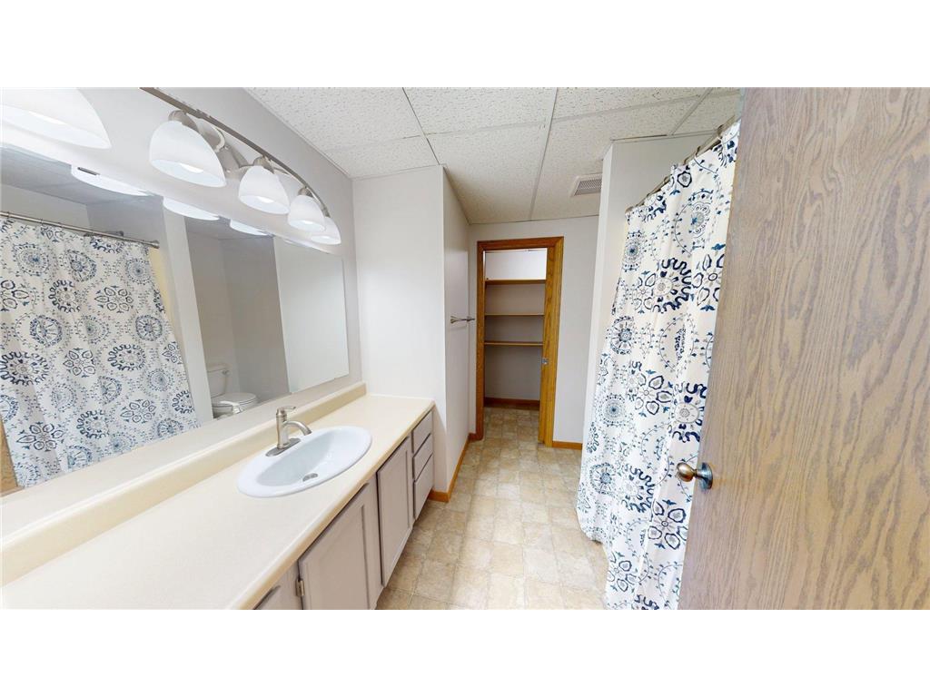 2210 9th Avenue SE Willmar MN 56201 6754675 image41