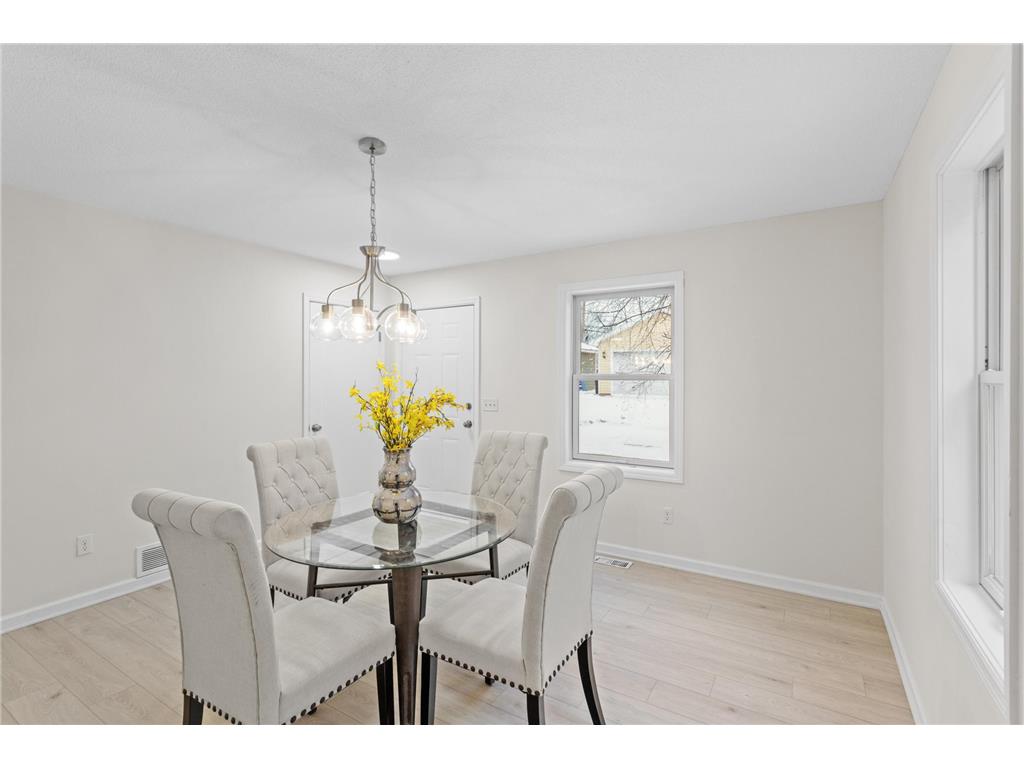 2210 Irving Avenue N Minneapolis MN 55411 7023459 image1