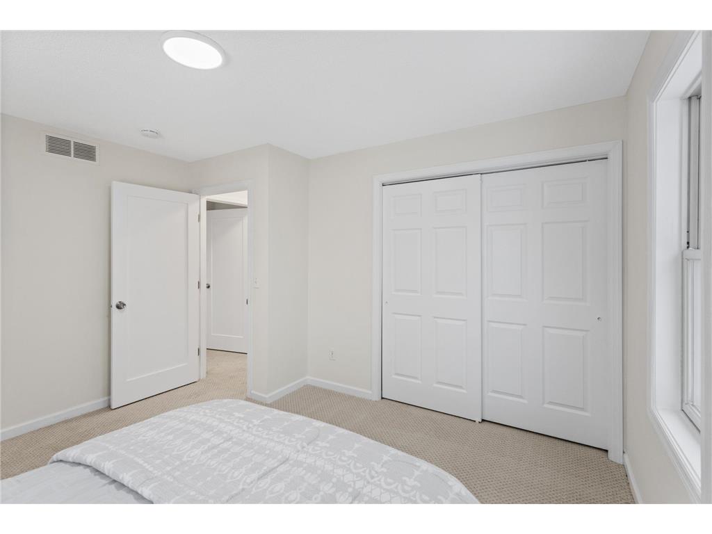 2210 Irving Avenue N Minneapolis MN 55411 7023459 image10