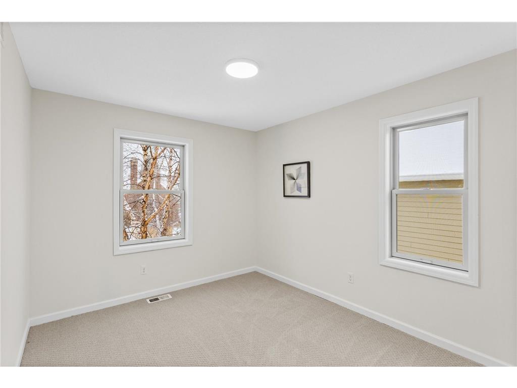 2210 Irving Avenue N Minneapolis MN 55411 7023459 image16
