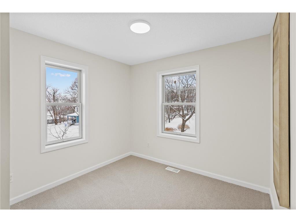 2210 Irving Avenue N Minneapolis MN 55411 7023459 image18