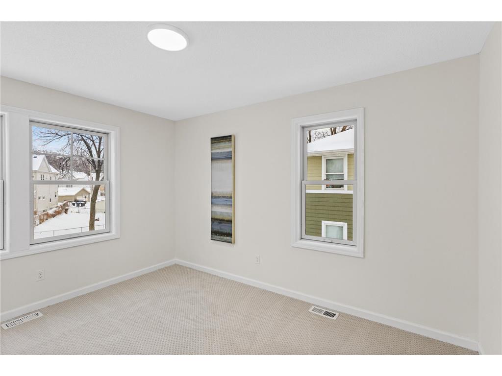 2210 Irving Avenue N Minneapolis MN 55411 7023459 image20