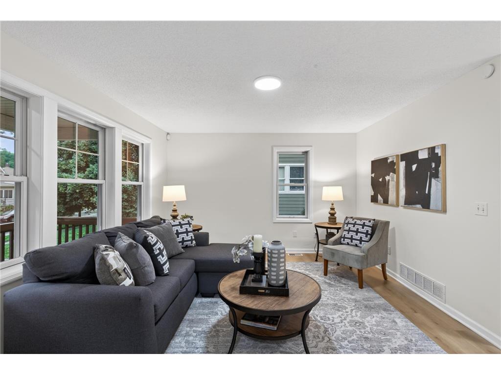 2210 Irving Avenue N Minneapolis MN 55411 7090499 image1