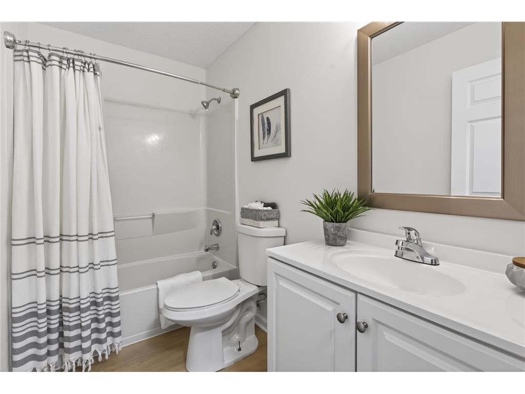 2210 Irving Avenue N Minneapolis MN 55411 7090499 image7