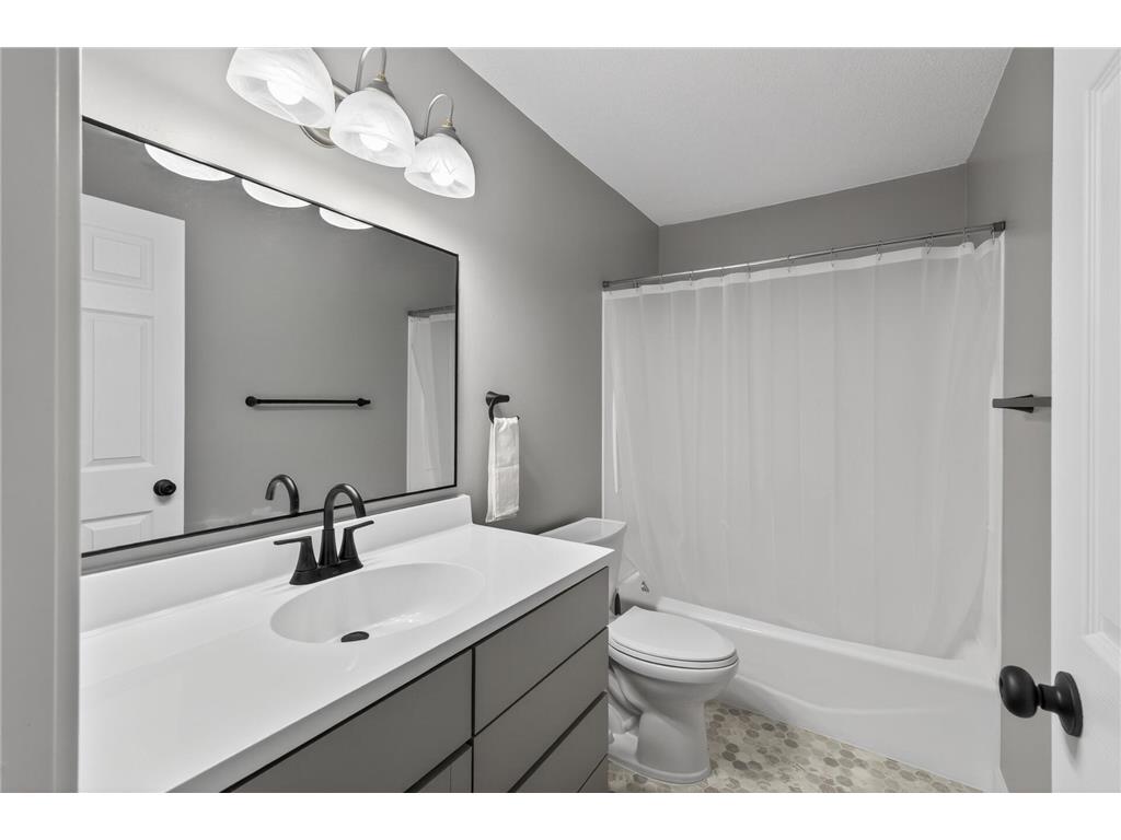 2210 Matterhorn Lane Saint Paul MN 55119 7089016 image12