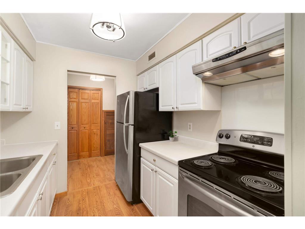 2210 Midland Grove Road #306 Roseville MN 55113 7031416 image12