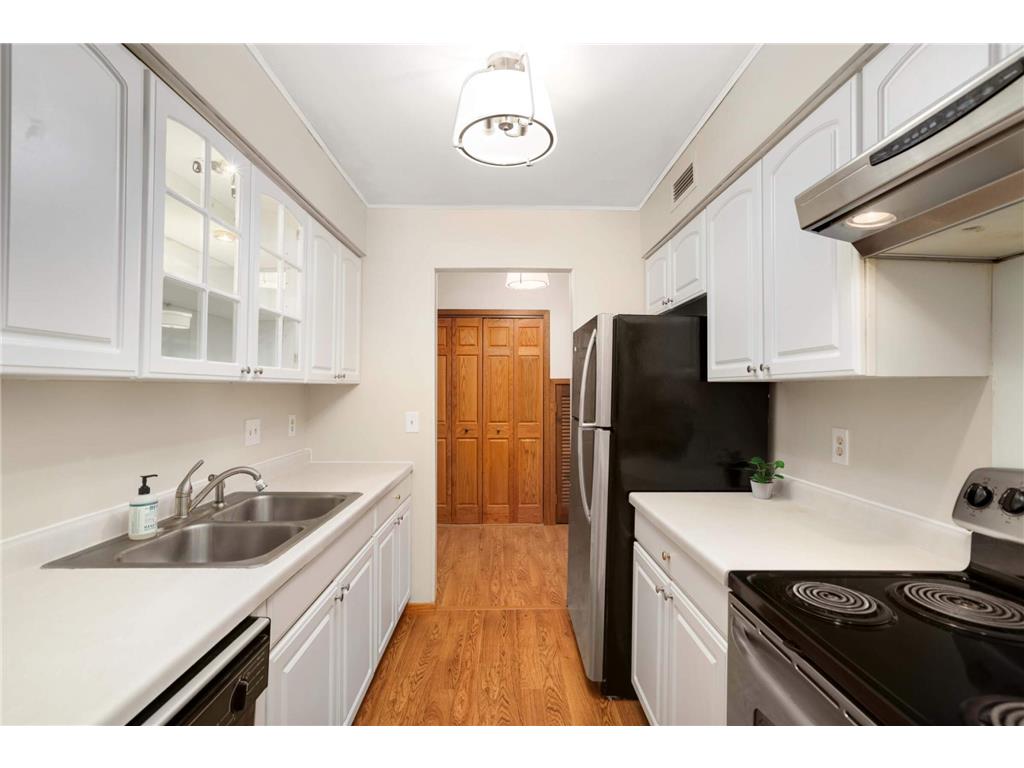 2210 Midland Grove Road #306 Roseville MN 55113 7031416 image13