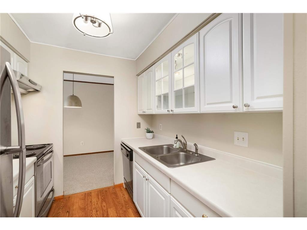 2210 Midland Grove Road #306 Roseville MN 55113 7031416 image15