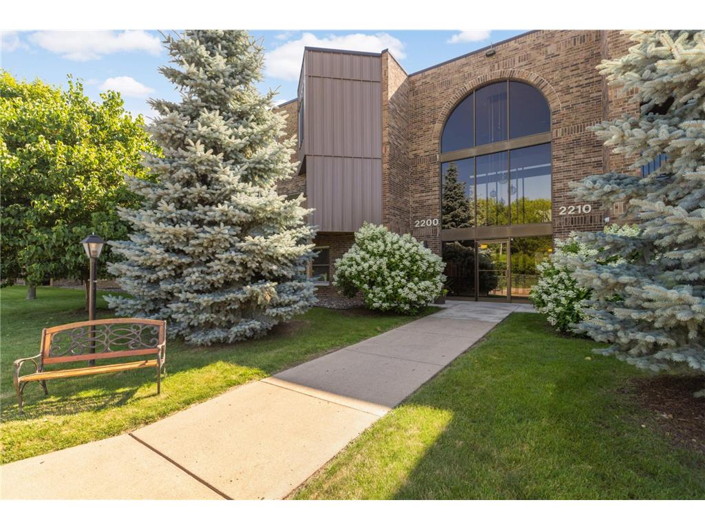 2210 Midland Grove Road #306 Roseville MN 55113 7031416 image2