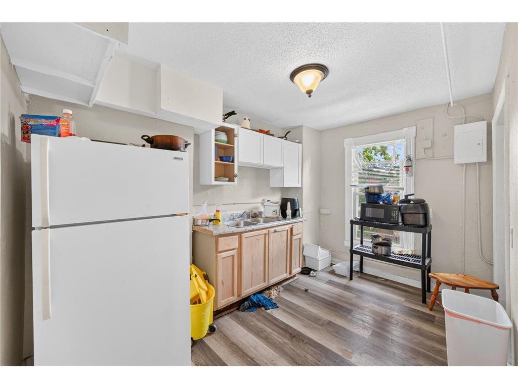2210 Oakland Avenue Minneapolis MN 55404 7105774 image11