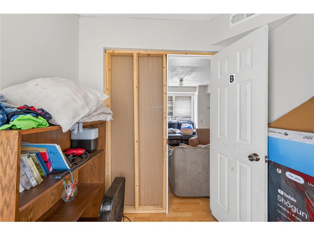 2210 Oakland Avenue Minneapolis MN 55404 7105774 image40