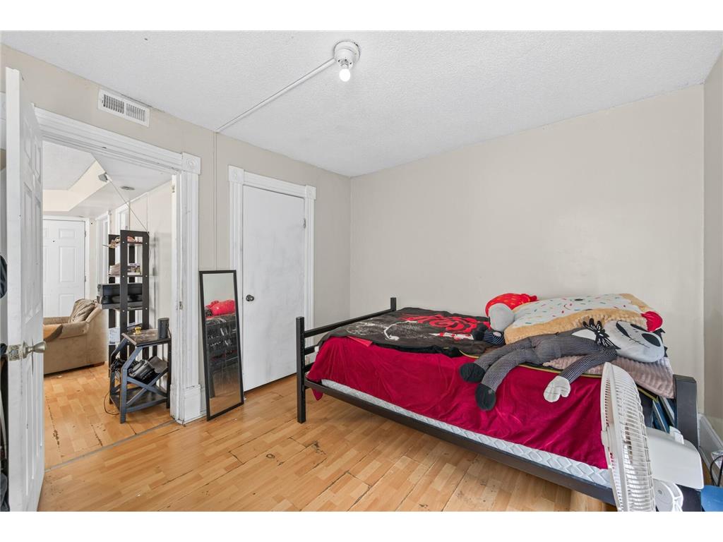 2210 Oakland Avenue Minneapolis MN 55404 7105774 image43