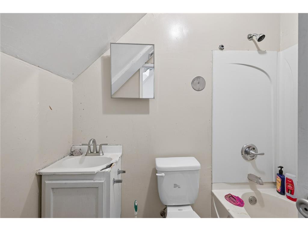 2210 Oakland Avenue Minneapolis MN 55404 7105774 image52