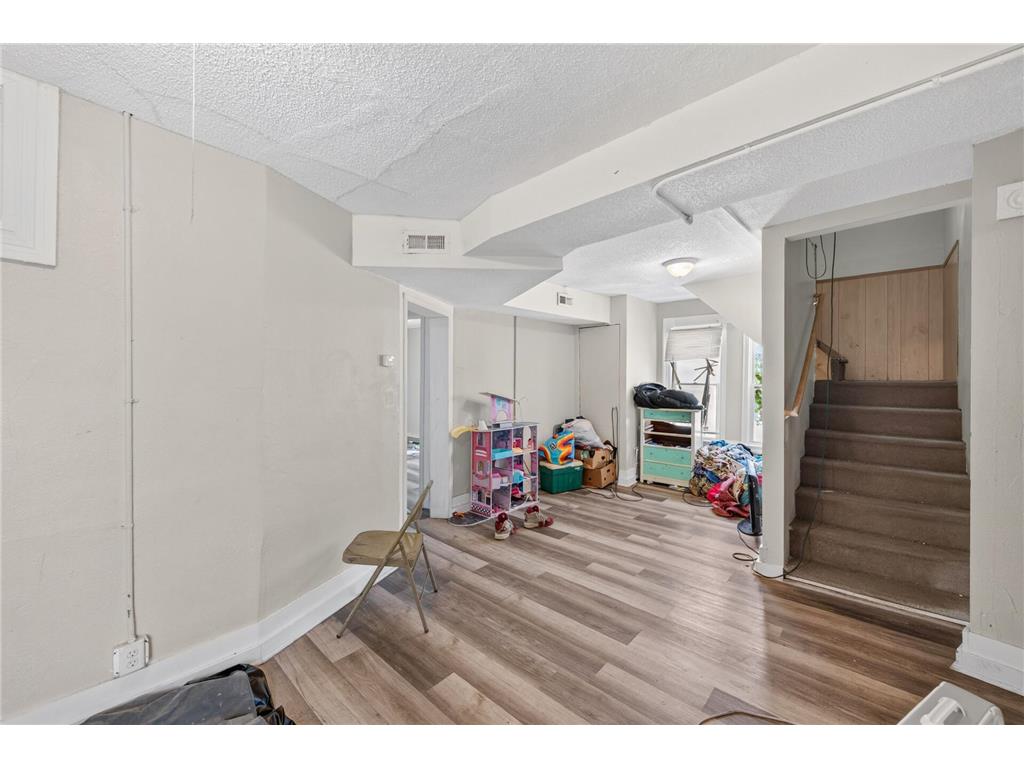 2210 Oakland Avenue Minneapolis MN 55404 7105774 image9