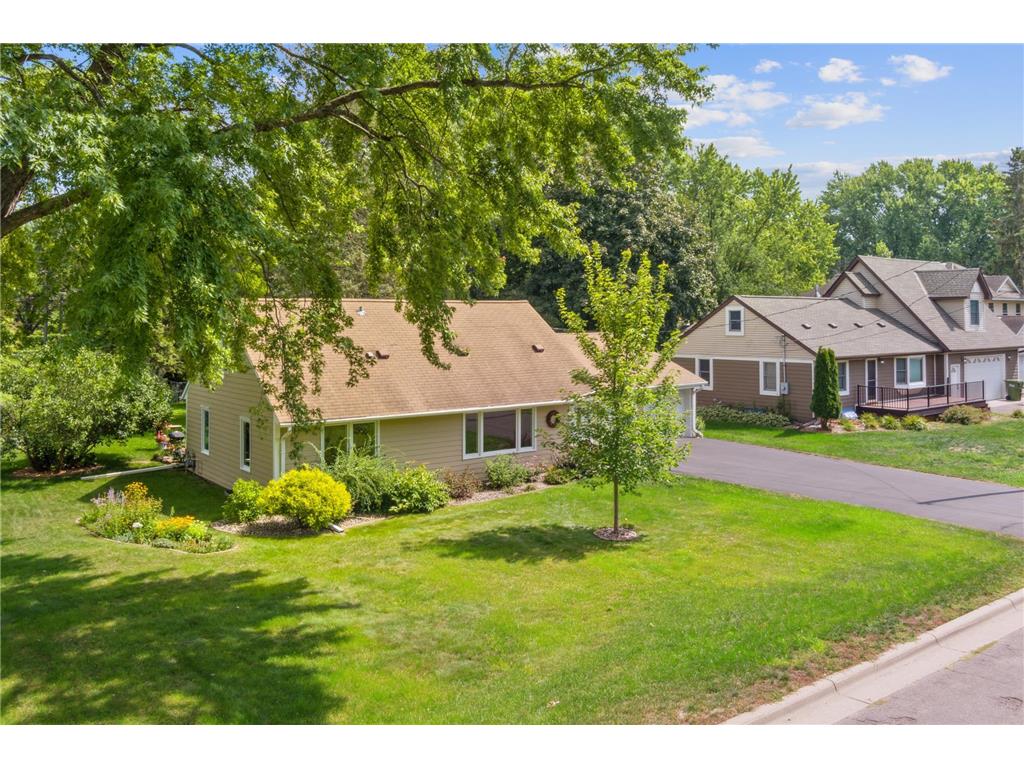 2210 Saint Croix Street Roseville MN 55113 6421432 image1