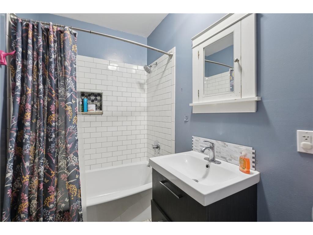 2211 10th Avenue S Minneapolis MN 55404 7076407 image6