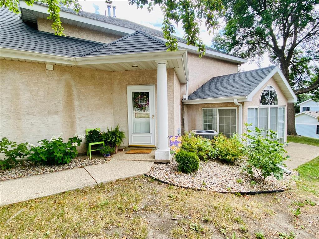 2211 10th Avenue SE 1, Willmar, MN, 56201 MLS 7331635 Edina Realty