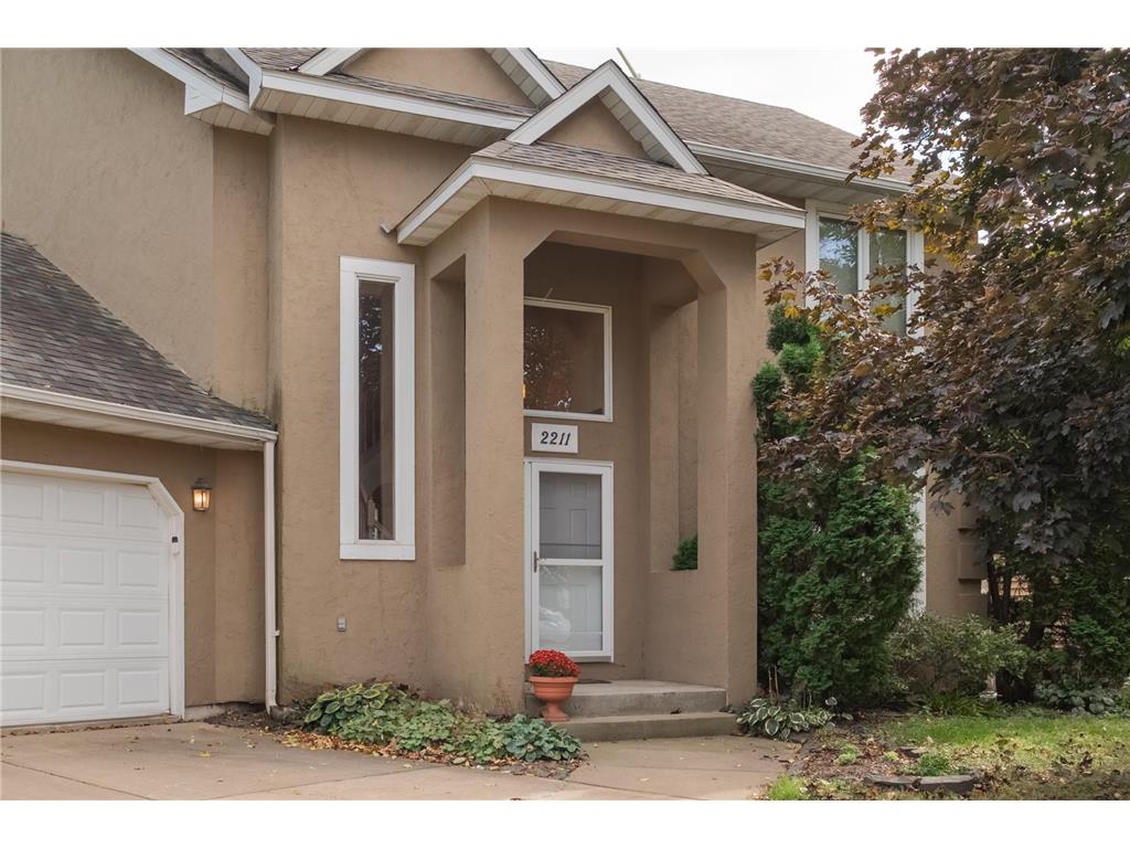 2211 Brittany Court New Brighton MN 55112 - Long Lake 6785787 image1