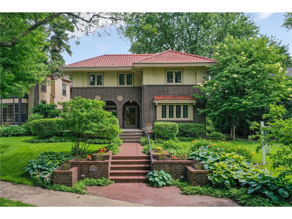 2211 Kenwood Parkway Minneapolis MN 55405 - Lake of the Isles 6681732 image1