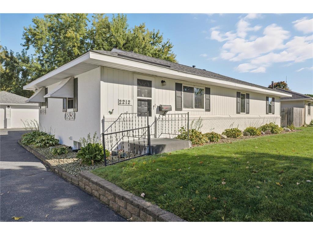 2212 55th Avenue N Brooklyn Center MN 55430 6805101 image2