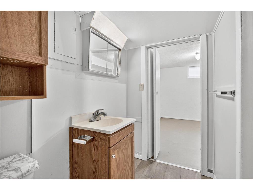 2212 55th Avenue N Brooklyn Center MN 55430 6805101 image29