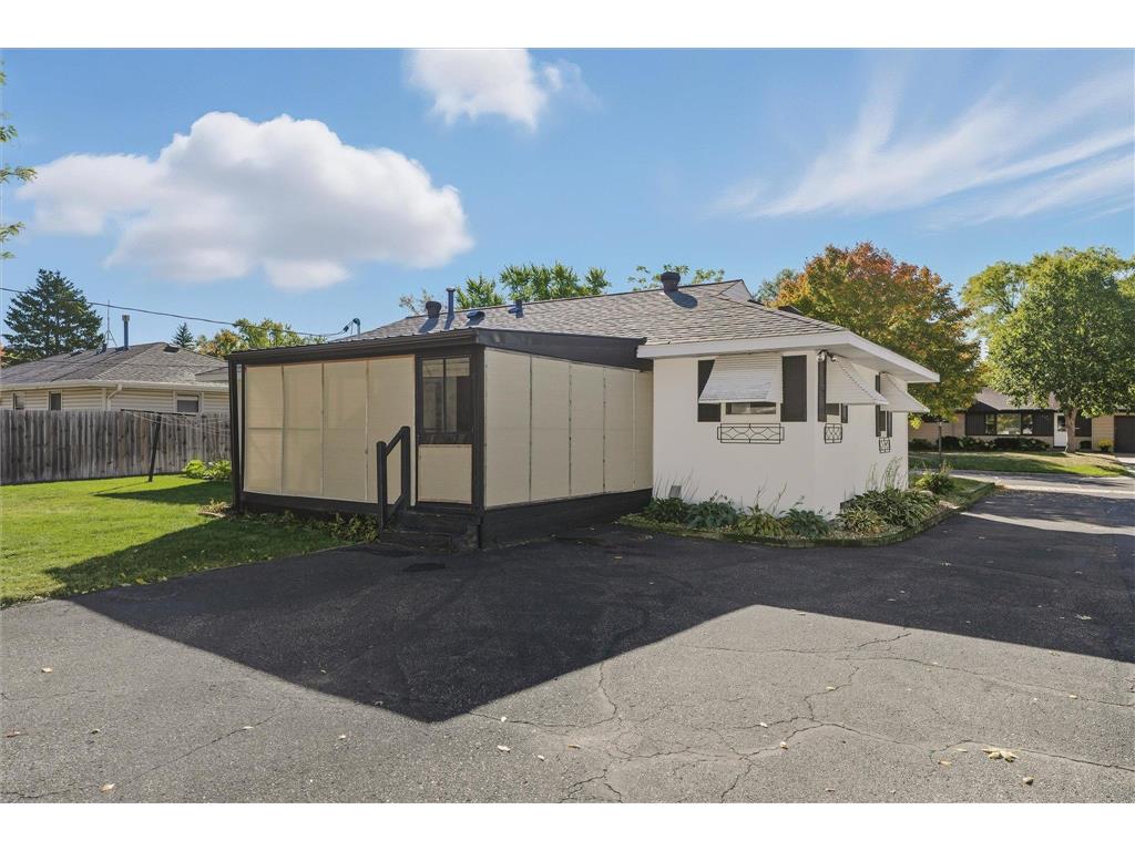 2212 55th Avenue N Brooklyn Center MN 55430 6805101 image34