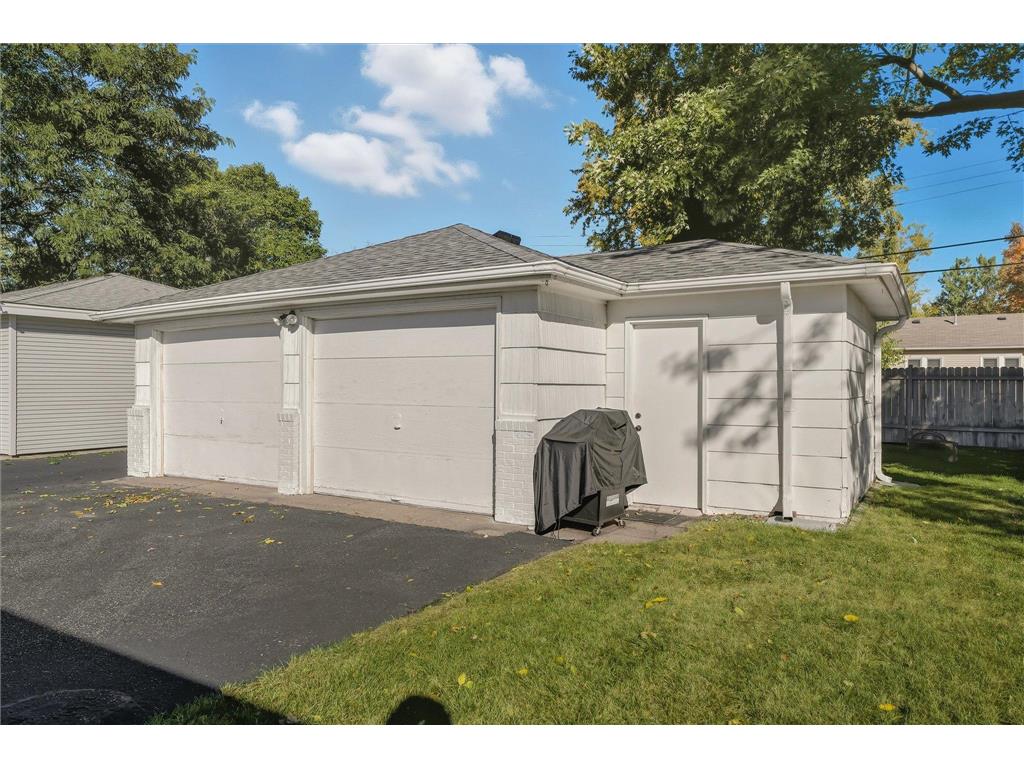 2212 55th Avenue N Brooklyn Center MN 55430 6805101 image35