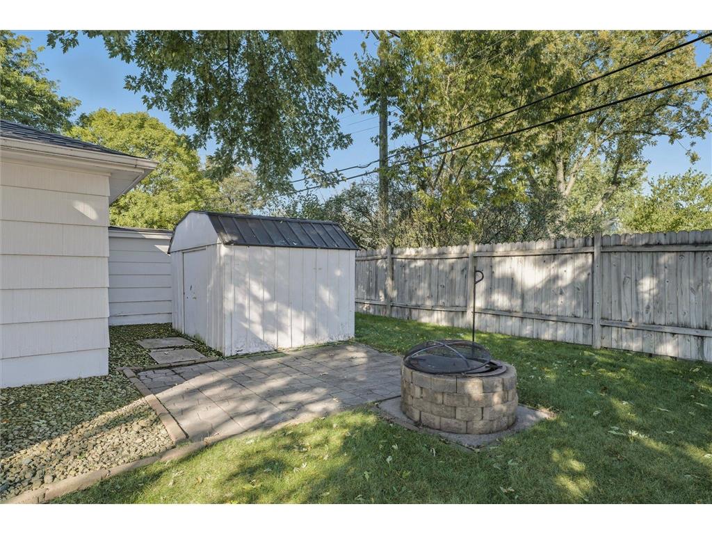 2212 55th Avenue N Brooklyn Center MN 55430 6805101 image39