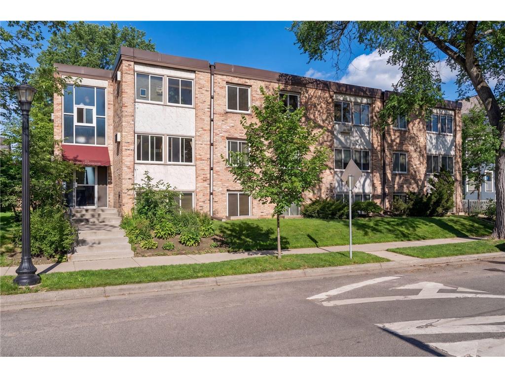 2212 Aldrich Avenue S #102 Minneapolis MN 55405 7037052 image1