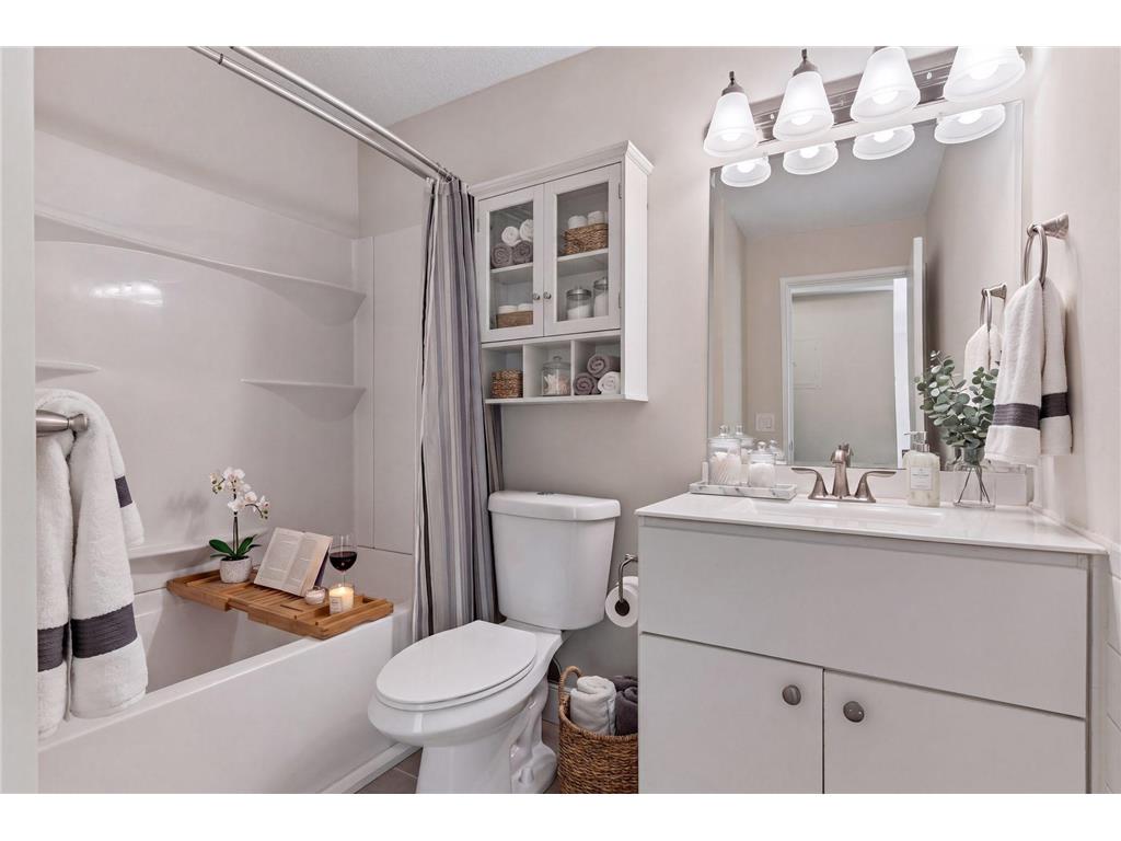 2212 Aldrich Avenue S #102 Minneapolis MN 55405 7037052 image13