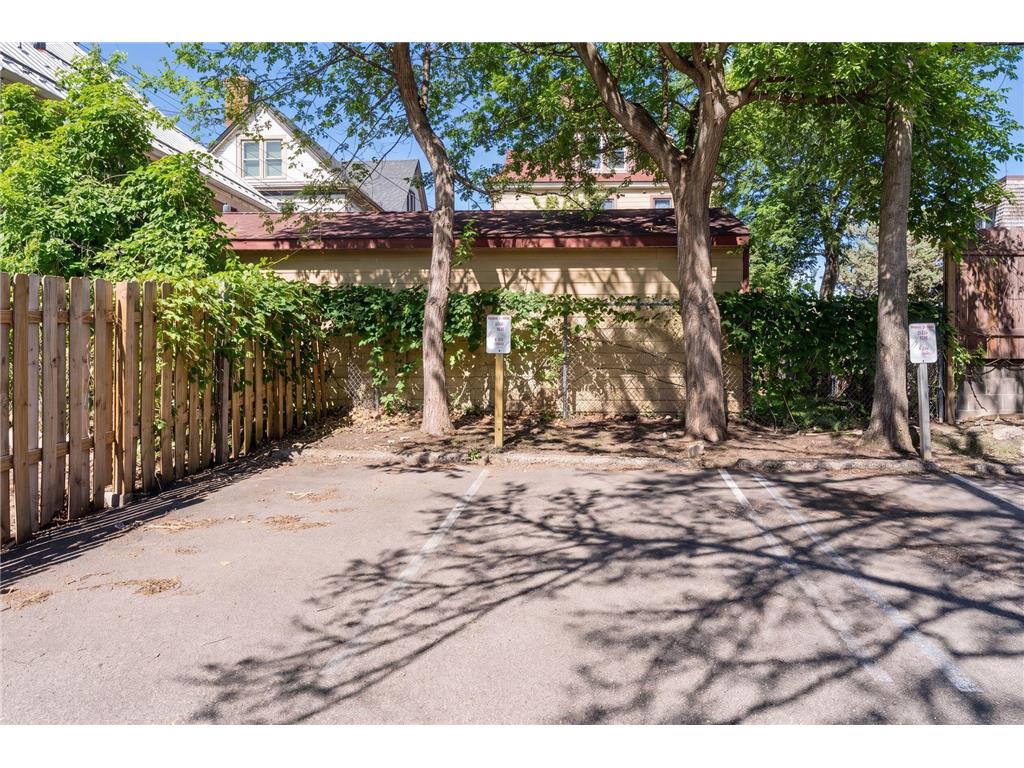 2212 Aldrich Avenue S #102 Minneapolis MN 55405 7037052 image20