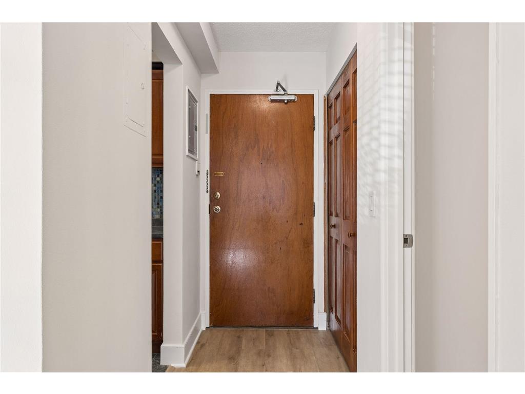 2212 Aldrich Avenue S #102 Minneapolis MN 55405 7037052 image3