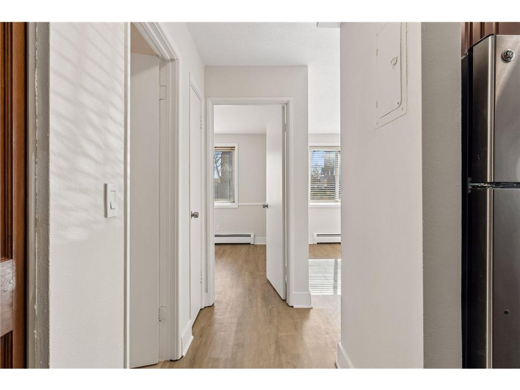 2212 Aldrich Avenue S #102 Minneapolis MN 55405 7037052 image4