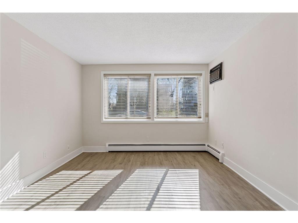 2212 Aldrich Avenue S #102 Minneapolis MN 55405 7037052 image6