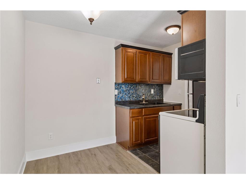 2212 Aldrich Avenue S #102 Minneapolis MN 55405 7037052 image8