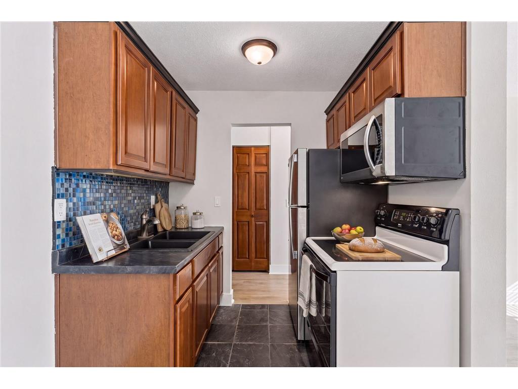 2212 Aldrich Avenue S #102 Minneapolis MN 55405 7037052 image9