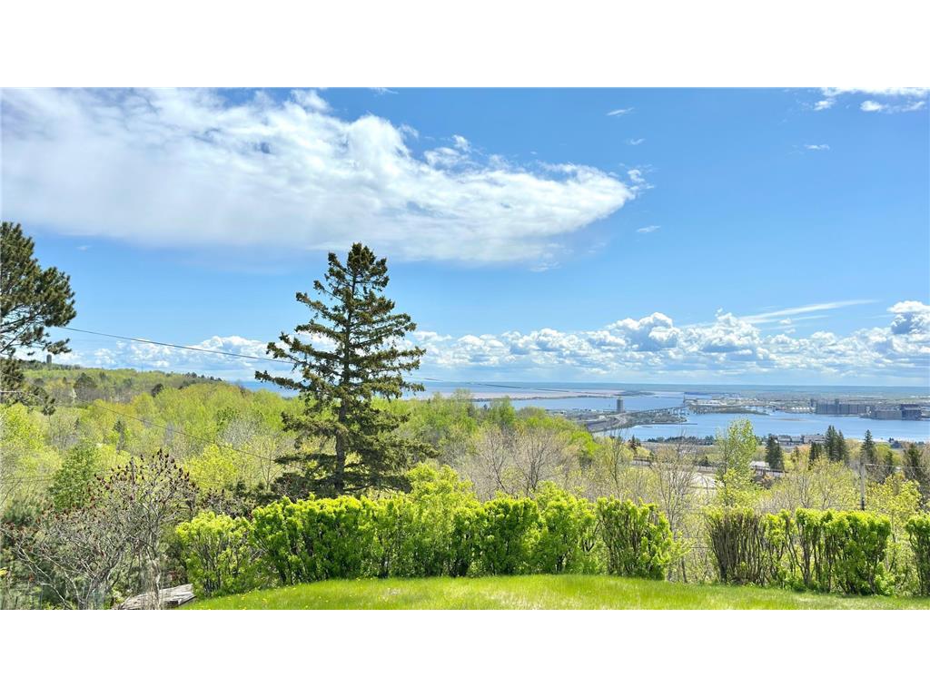 2212 Springvale Court, Duluth, MN, 55811 | MLS: 6732818 | Edina Realty