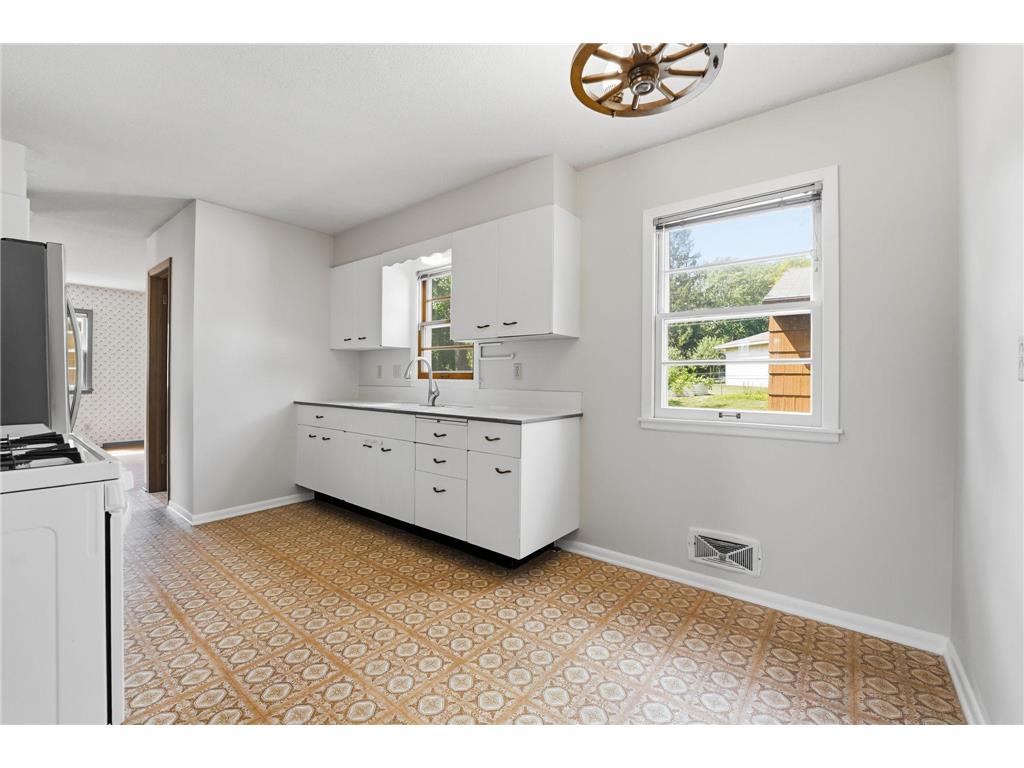 2213 Dellridge Avenue Saint Paul MN 55119 7113738 image12