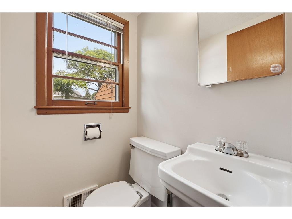 2213 Dellridge Avenue Saint Paul MN 55119 7113738 image13