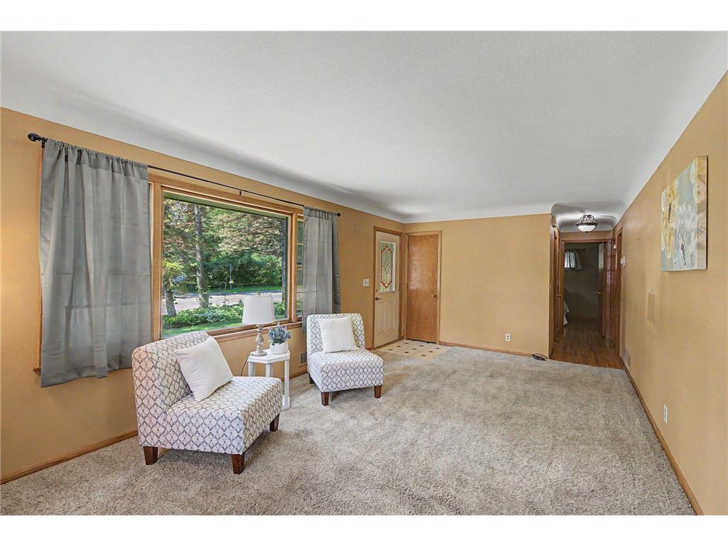 2213 Holloway Avenue E North Saint Paul MN 55109 7104122 image2