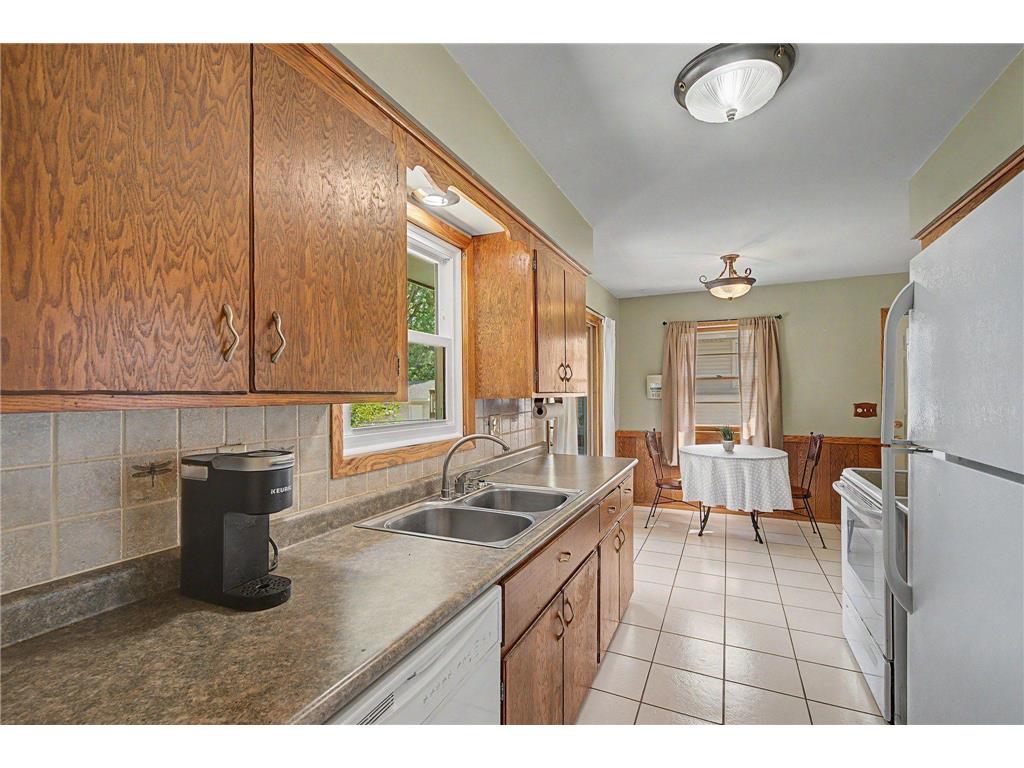 2213 Holloway Avenue E North Saint Paul MN 55109 7104122 image4