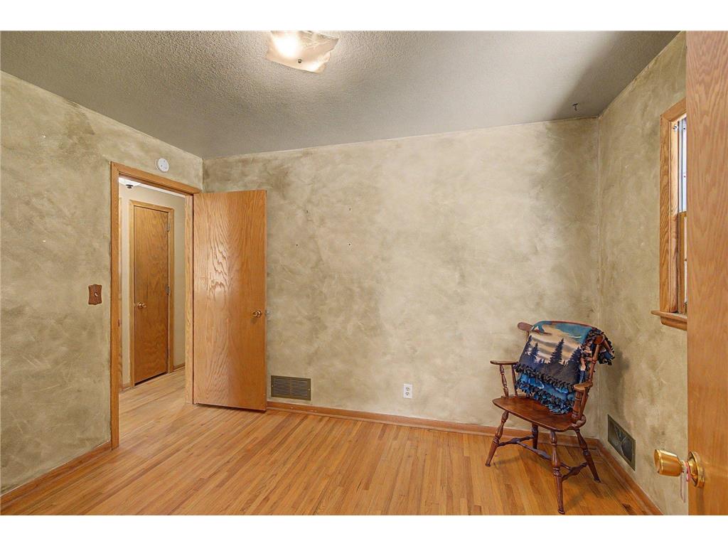 2213 Holloway Avenue E North Saint Paul MN 55109 7104122 image5