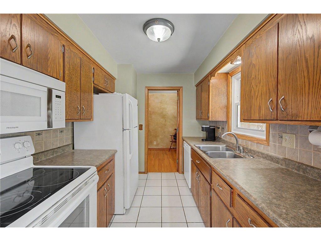 2213 Holloway Avenue E North Saint Paul MN 55109 7104122 image7